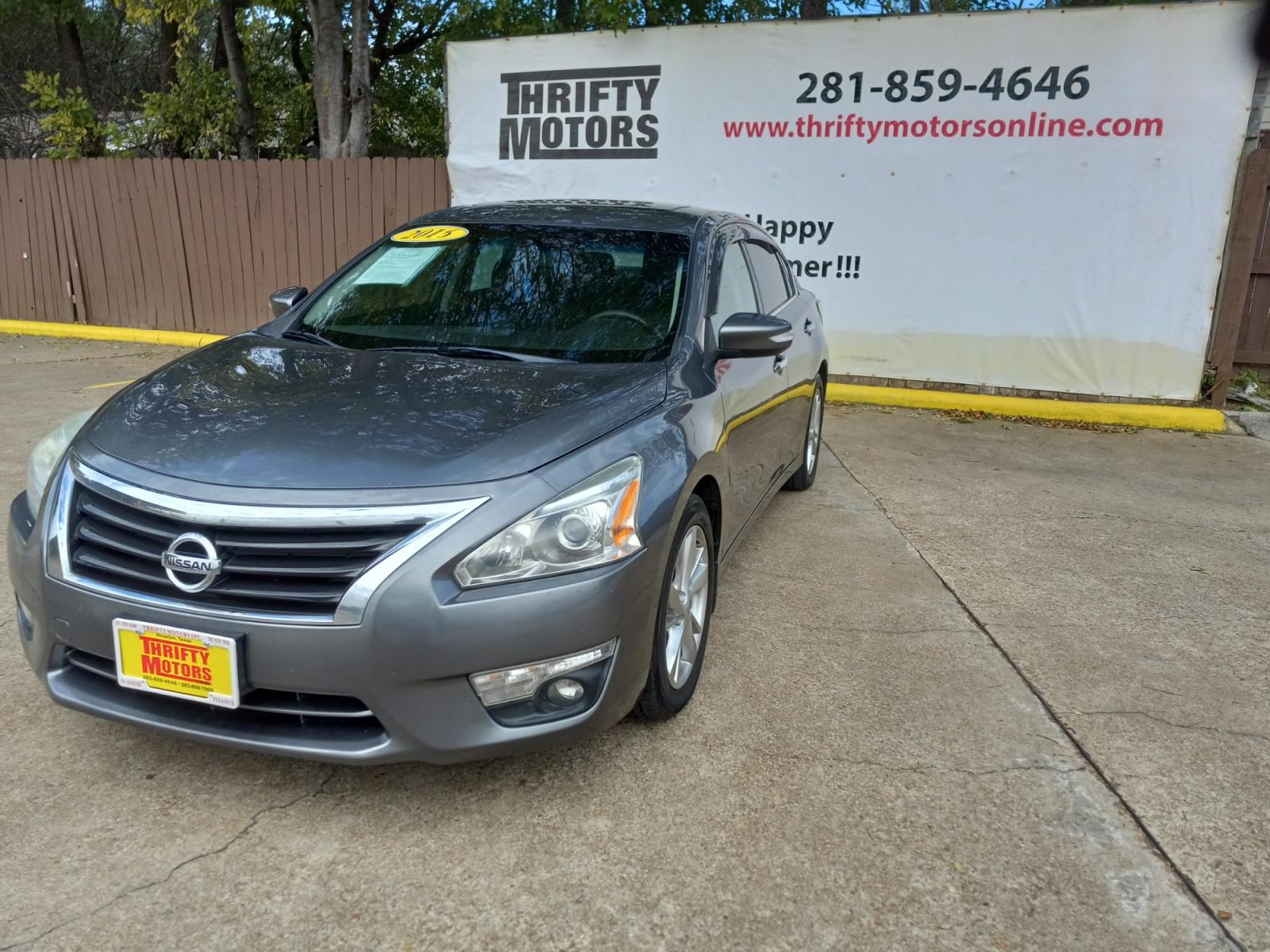 2015 Gray Nissan Altima 2.5 S (1N4AL3AP5FN) with an 2.5L L4 DOHC 16V engine, located at 16710 Clay Rd., Houston, TX, 77084, (281) 859-7900, 29.834864, -95.656166 - Low Down. Low Payments. - Photo #2