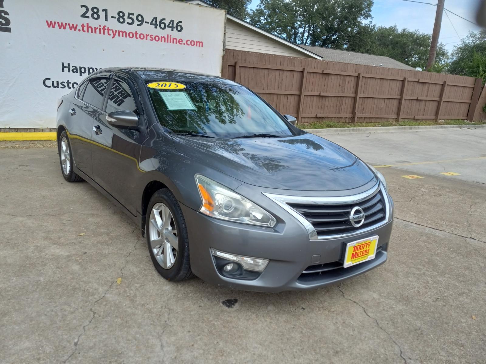 2015 Gray Nissan Altima 2.5 S (1N4AL3AP5FN) with an 2.5L L4 DOHC 16V engine, located at 16710 Clay Rd., Houston, TX, 77084, (281) 859-7900, 29.834864, -95.656166 - Low Down. Low Payments. - Photo #3