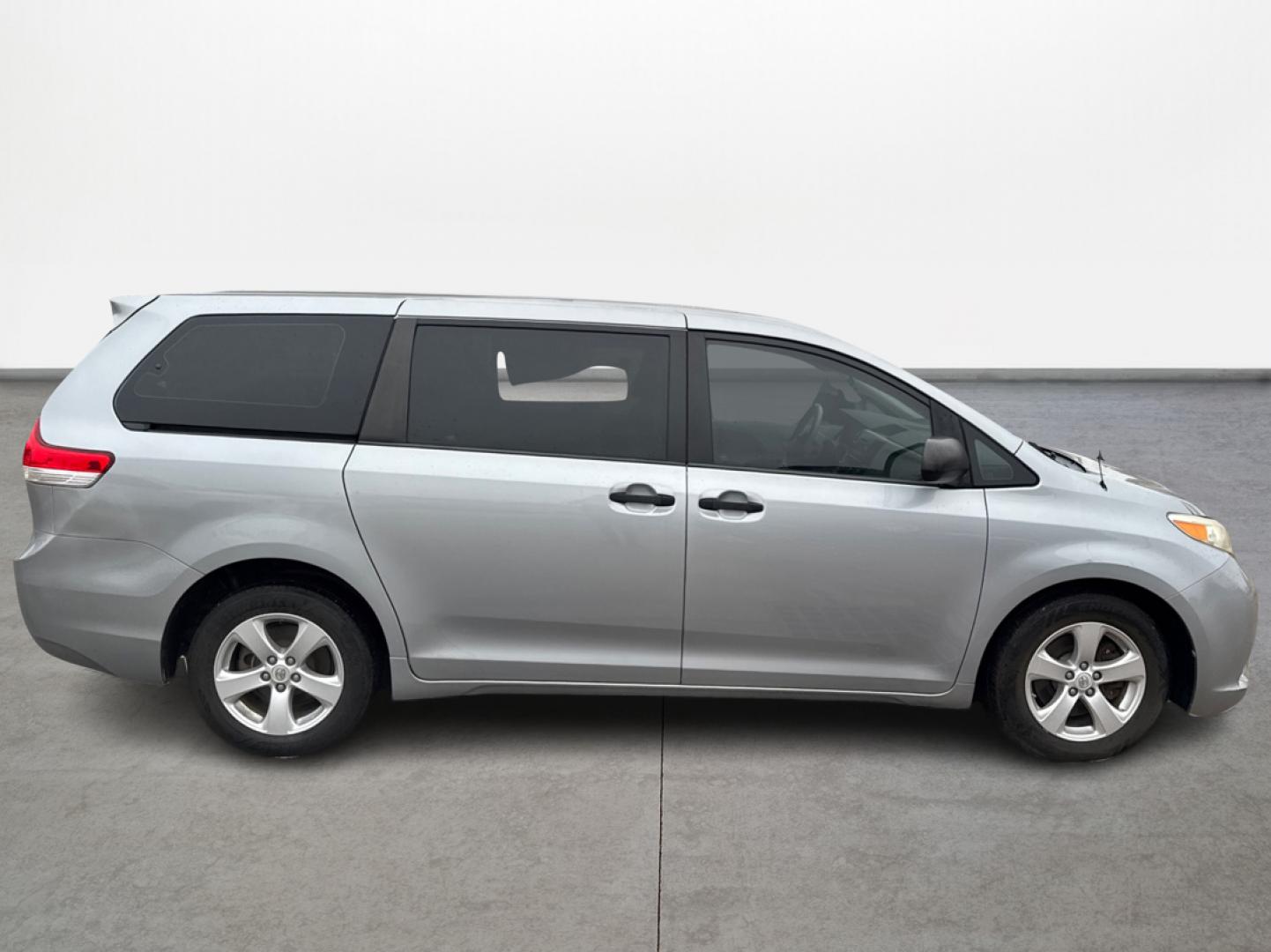 2014 Gray Toyota Sienna FWD 7-Passenger V6 (5TDZK3DC9ES) with an 3.5L V6 EFI DOHC 24V engine, 5-Speed Automatic transmission, located at 16710 Clay Rd., Houston, TX, 77084, (281) 859-7900, 29.834864, -95.656166 - Low Down. Low Payments. - Photo#3
