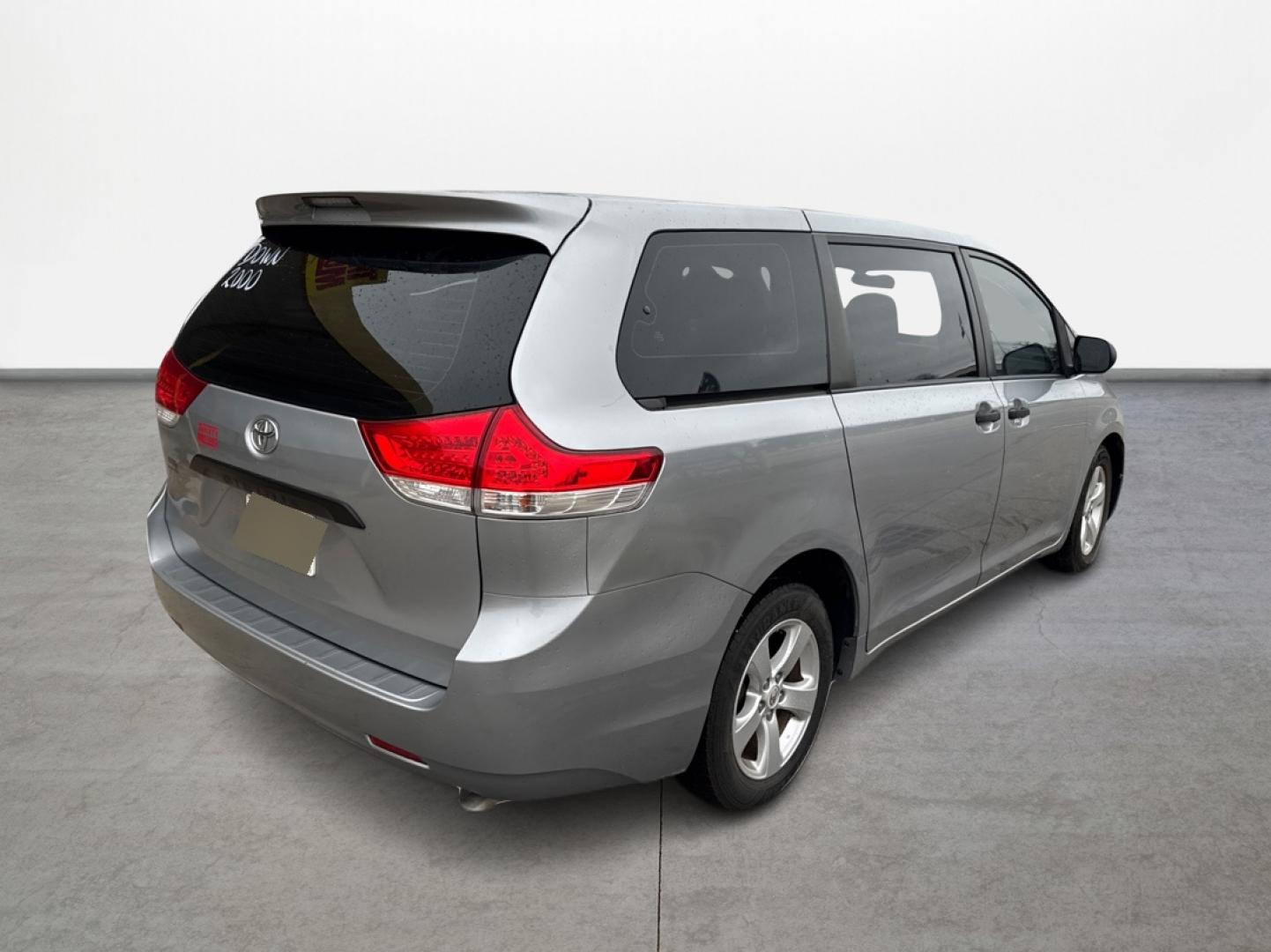 2014 Gray Toyota Sienna FWD 7-Passenger V6 (5TDZK3DC9ES) with an 3.5L V6 EFI DOHC 24V engine, 5-Speed Automatic transmission, located at 16710 Clay Rd., Houston, TX, 77084, (281) 859-7900, 29.834864, -95.656166 - Low Down. Low Payments. - Photo#4