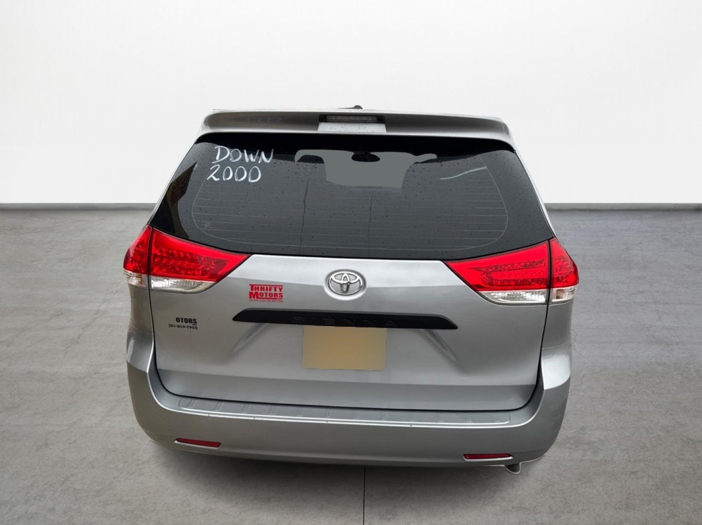 2014 Gray Toyota Sienna FWD 7-Passenger V6 (5TDZK3DC9ES) with an 3.5L V6 EFI DOHC 24V engine, 5-Speed Automatic transmission, located at 16710 Clay Rd., Houston, TX, 77084, (281) 859-7900, 29.834864, -95.656166 - Low Down. Low Payments. - Photo#5