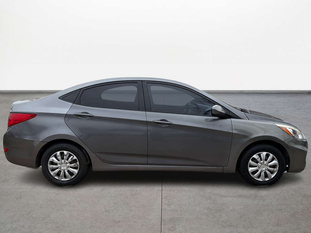 photo of 2016 Hyundai Accent SE 4-Door 6A