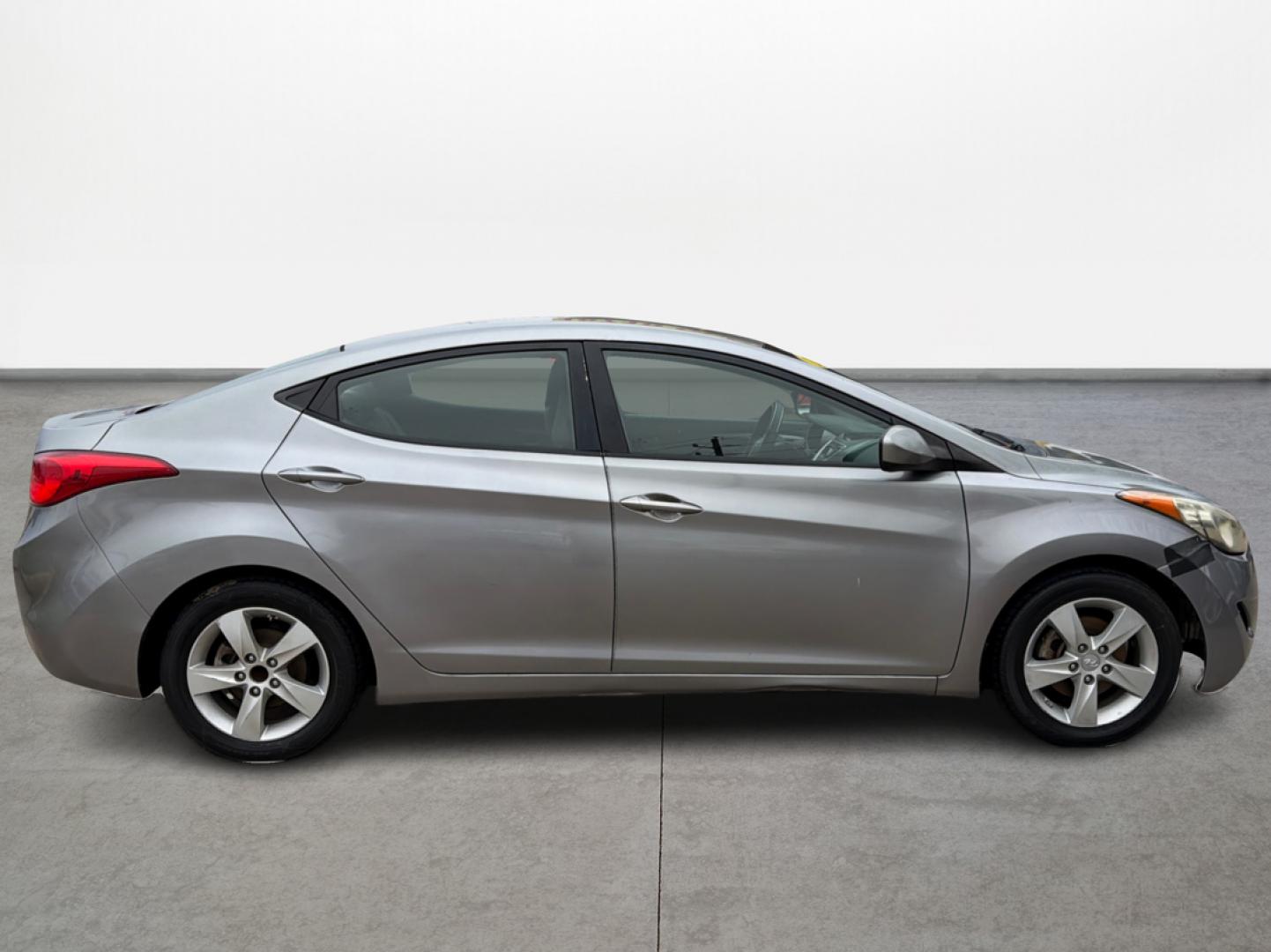 2011 Gray /Gray Hyundai Elantra GLS A/T (KMHDH4AE2BU) with an 1.8L L4 DOHC 16V engine, Automatic 6-Speed transmission, located at 16710 Clay Rd., Houston, TX, 77084, (281) 859-7900, 29.834864, -95.656166 - Low Down. Low Payments. - Photo#3