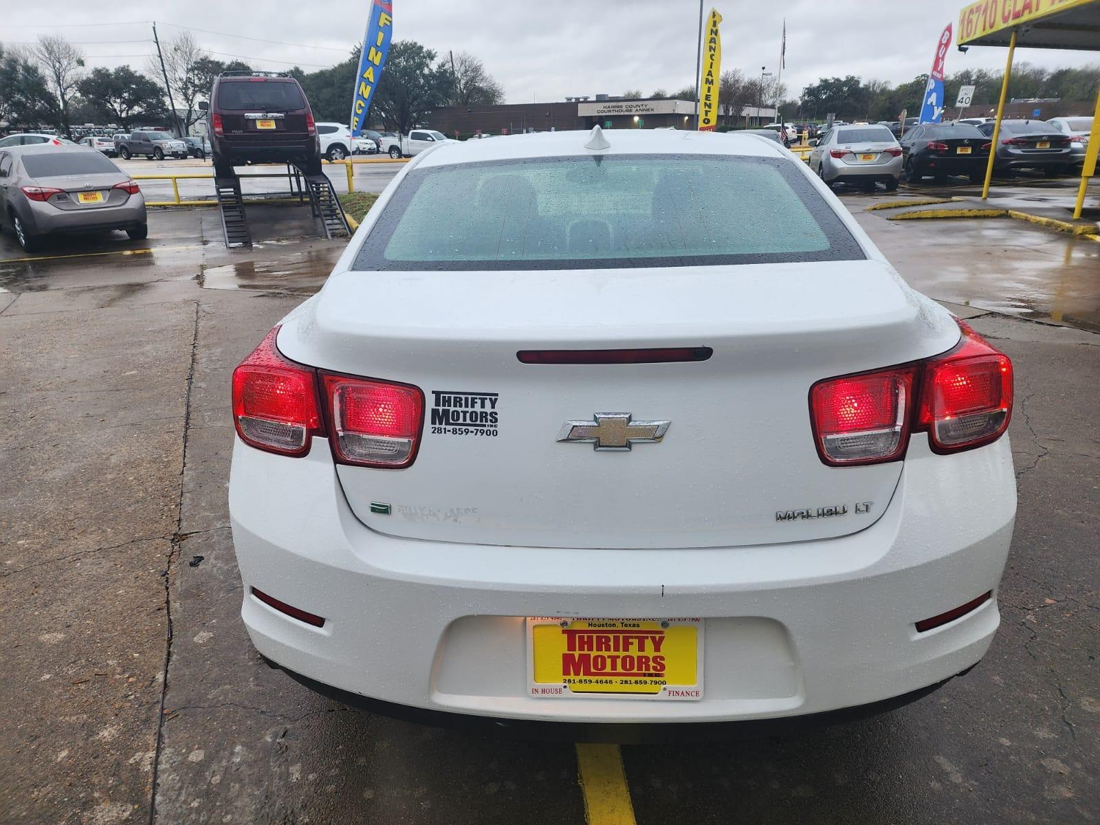 2016 White Chevrolet Malibu Limited 1LT (1G11C5SA3GF) with an 2.5L L4 DOHC 16V engine, 6A transmission, located at 16710 Clay Rd., Houston, TX, 77084, (281) 859-7900, 29.834864, -95.656166 - Low Down. Low Payments. - Photo #5