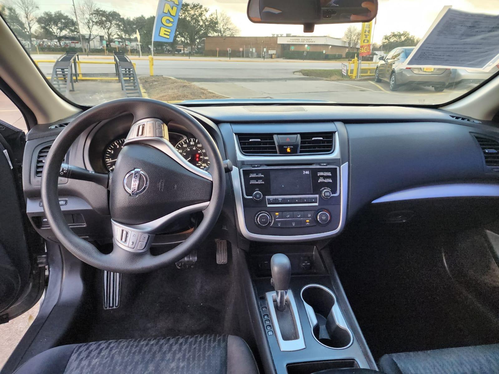 2018 Silver Nissan Altima 2.5 (1N4AL3AP4JC) with an 2.5L L4 DOHC 16V engine, CVT transmission, located at 16710 Clay Rd., Houston, TX, 77084, (281) 859-7900, 29.834864, -95.656166 - Low Down. Low Payments. - Photo #4