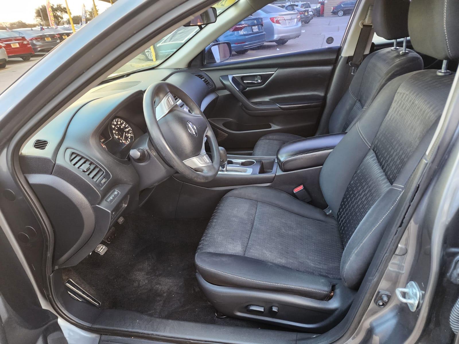 2018 Silver Nissan Altima 2.5 (1N4AL3AP4JC) with an 2.5L L4 DOHC 16V engine, CVT transmission, located at 16710 Clay Rd., Houston, TX, 77084, (281) 859-7900, 29.834864, -95.656166 - Low Down. Low Payments. - Photo #6