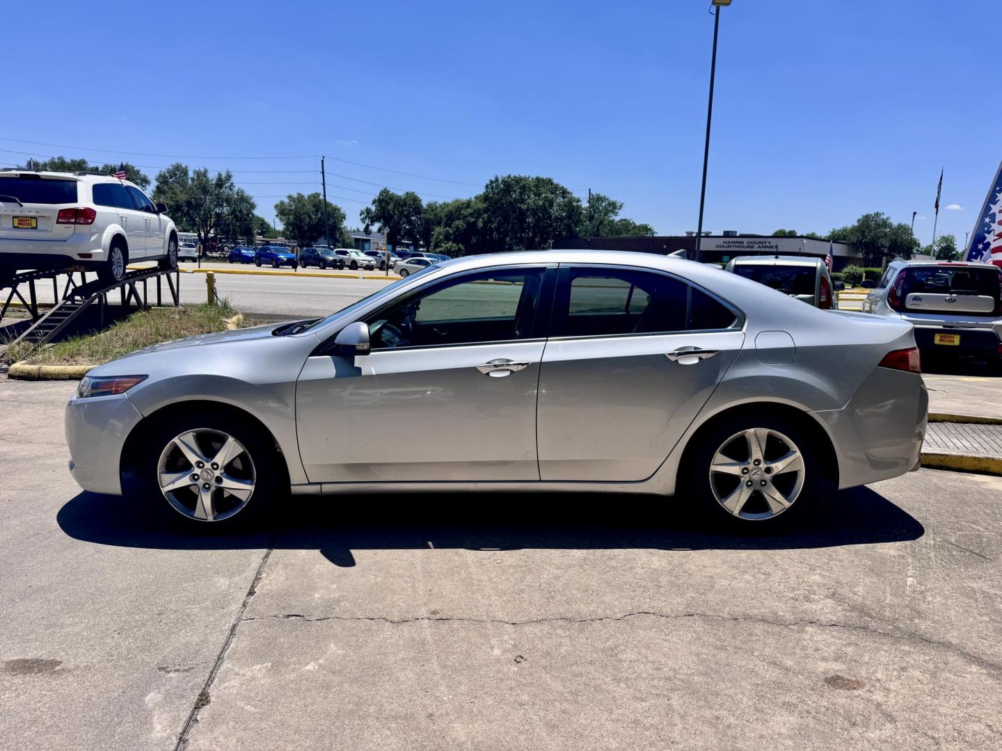 2012 Silver Acura TSX 5-Speed AT with Tech Package (JH4CU2F69CC) with an 2.4L L4 DOHC 16V engine, 5-Speed Automatic transmission, located at 16710 Clay Rd., Houston, TX, 77084, (281) 859-7900, 29.834864, -95.656166 - Low Down. Low Payments. - Photo#5