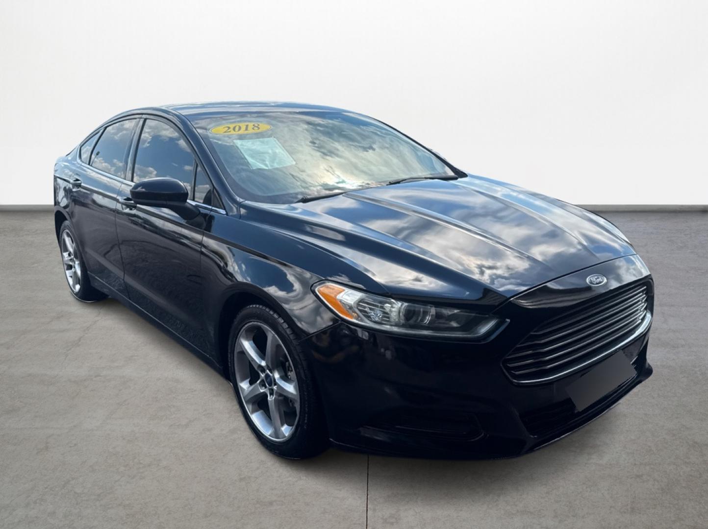2018 Black Ford Fusion SE (3FA6P0HD6JR) with an 1.5L L4 DOHC 16V engine, 6A transmission, located at 16710 Clay Rd., Houston, TX, 77084, (281) 859-7900, 29.834864, -95.656166 - Low Down. Low Payments. - Photo#2