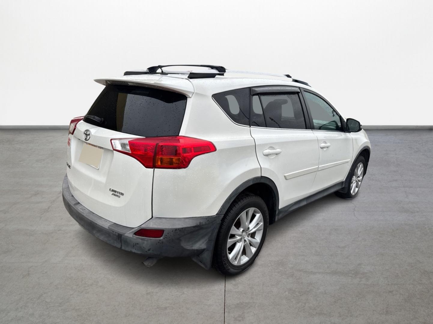 2013 White /Gray Toyota RAV4 Limited AWD (2T3DFREV7DW) with an 2.5L L4 DOHC 16V engine, 6-Speed Automatic transmission, located at 16710 Clay Rd., Houston, TX, 77084, (281) 859-7900, 29.834864, -95.656166 - Low Down. Low Payments. - Photo#4