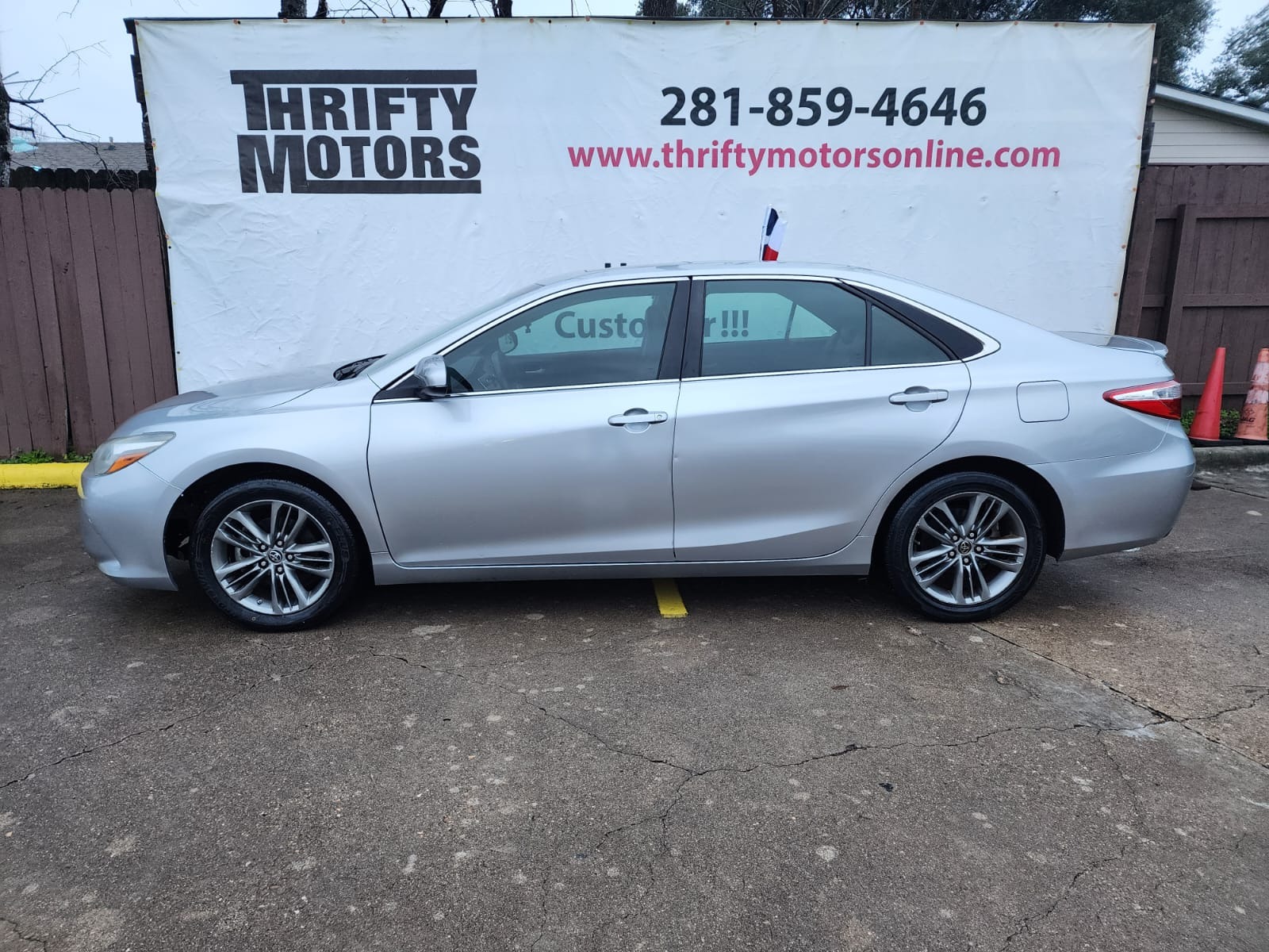 photo of 2016 Toyota Camry SE