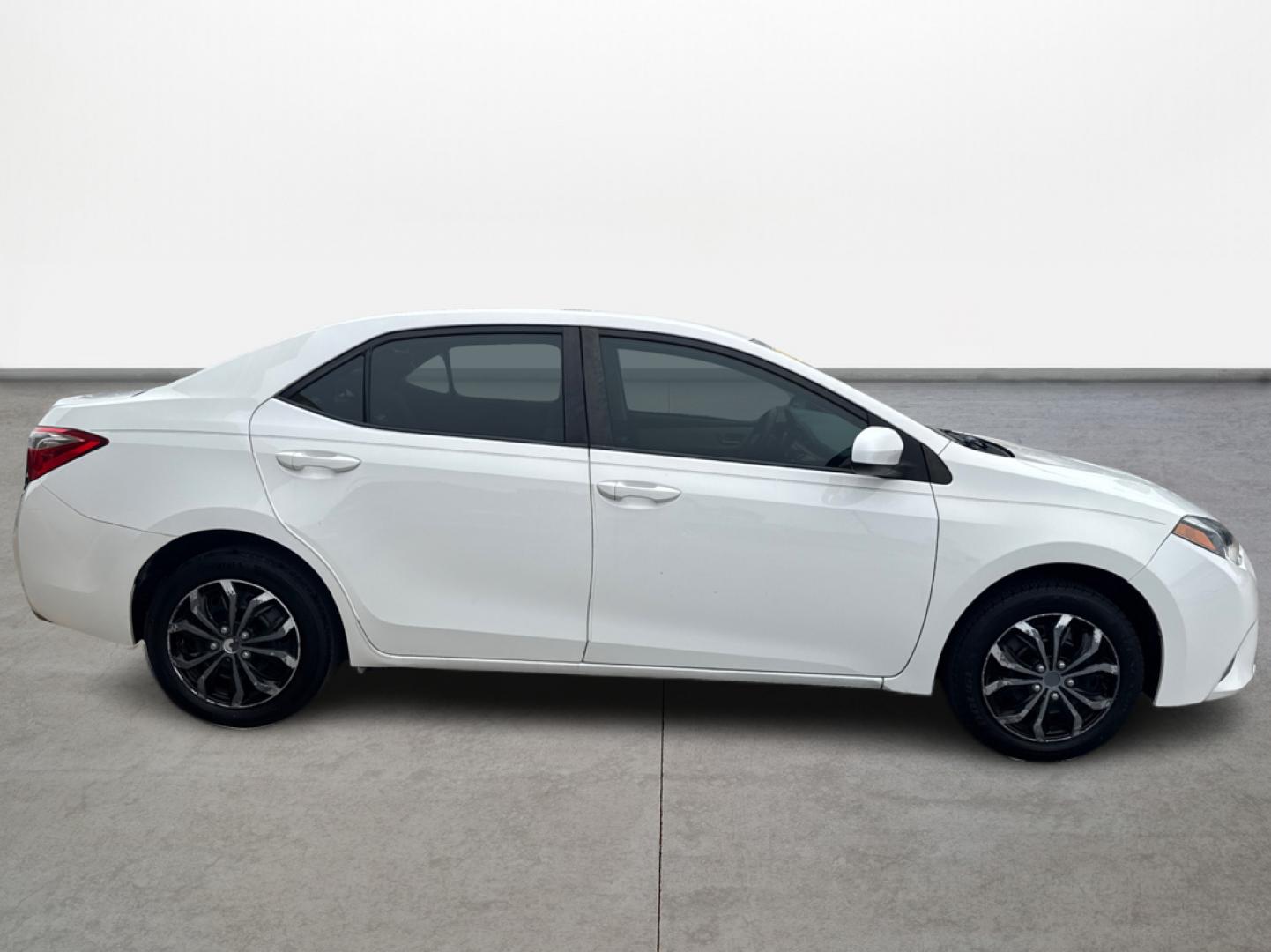 2016 White Toyota Corolla L 4-Speed AT (2T1BURHE7GC) with an 1.8L L4 DOHC 16V engine, 4A transmission, located at 16710 Clay Rd., Houston, TX, 77084, (281) 859-7900, 29.834864, -95.656166 - Low Down. Low Payments. - Photo#3