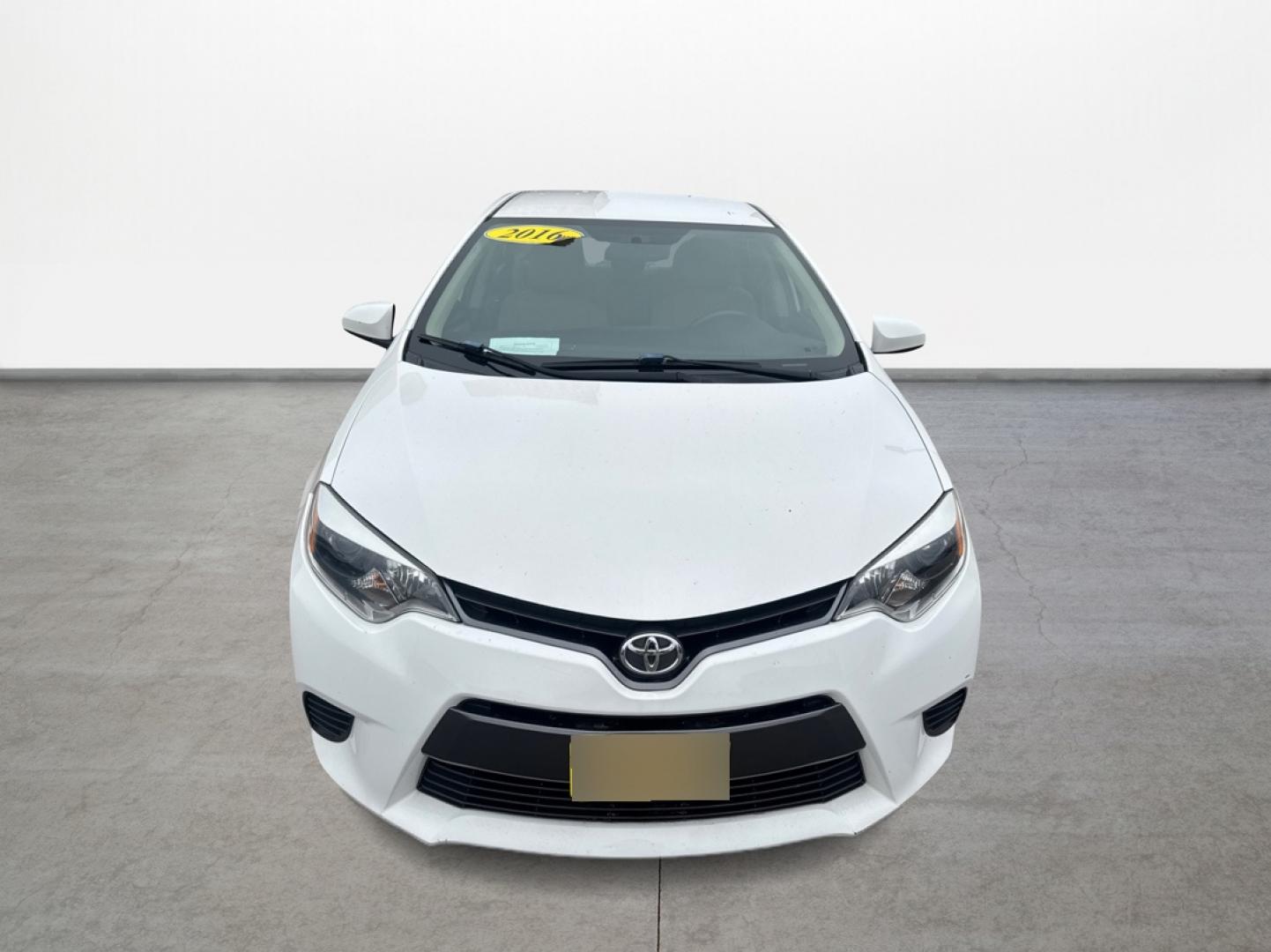 2016 White Toyota Corolla L 4-Speed AT (2T1BURHE7GC) with an 1.8L L4 DOHC 16V engine, 4A transmission, located at 16710 Clay Rd., Houston, TX, 77084, (281) 859-7900, 29.834864, -95.656166 - Low Down. Low Payments. - Photo#9
