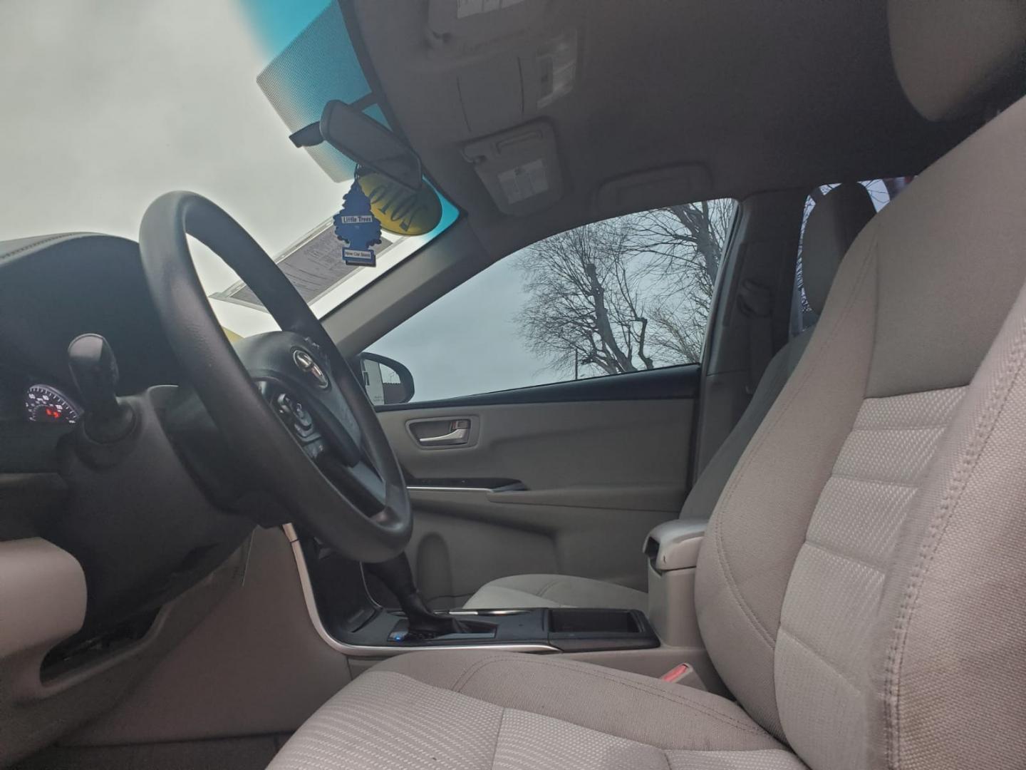 2016 Gray /Gray Toyota Camry SE (4T1BF1FK5GU) with an 2.5L L4 DOHC 16V engine, Automatic 6-Speed transmission, located at 16710 Clay Rd., Houston, TX, 77084, (281) 859-7900, 29.834864, -95.656166 - Low Down. Low Payments. - Photo#6