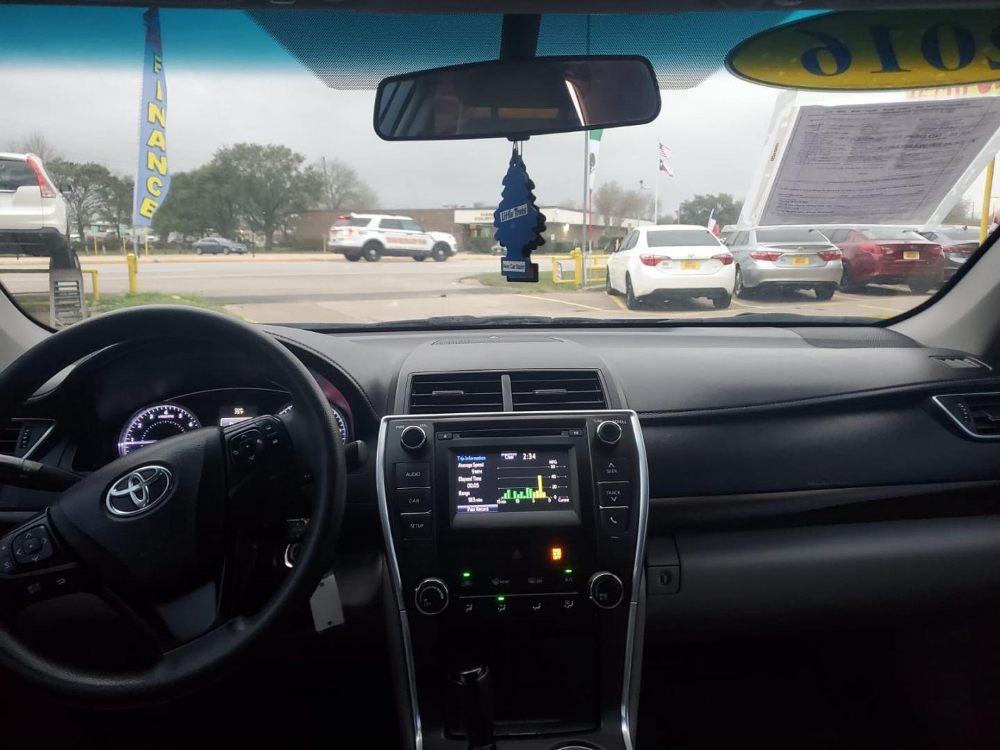 2016 Gray /Gray Toyota Camry SE (4T1BF1FK5GU) with an 2.5L L4 DOHC 16V engine, Automatic 6-Speed transmission, located at 16710 Clay Rd., Houston, TX, 77084, (281) 859-7900, 29.834864, -95.656166 - Low Down. Low Payments. - Photo#8