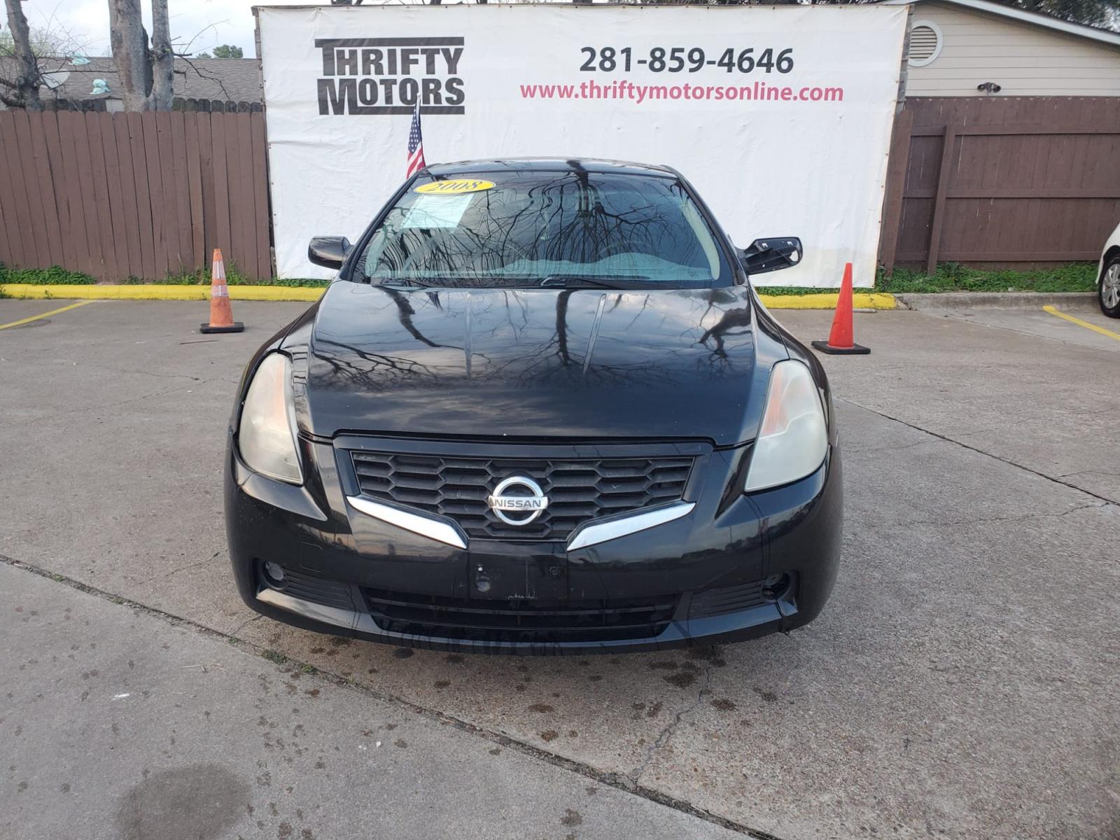 2008 Black Nissan Altima 2.5 S Coupe (1N4AL24E28C) with an 2.5L L4 DOHC 16V engine, located at 16710 Clay Rd., Houston, TX, 77084, (281) 859-7900, 29.834864, -95.656166 - Carro de Cash - Photo #1