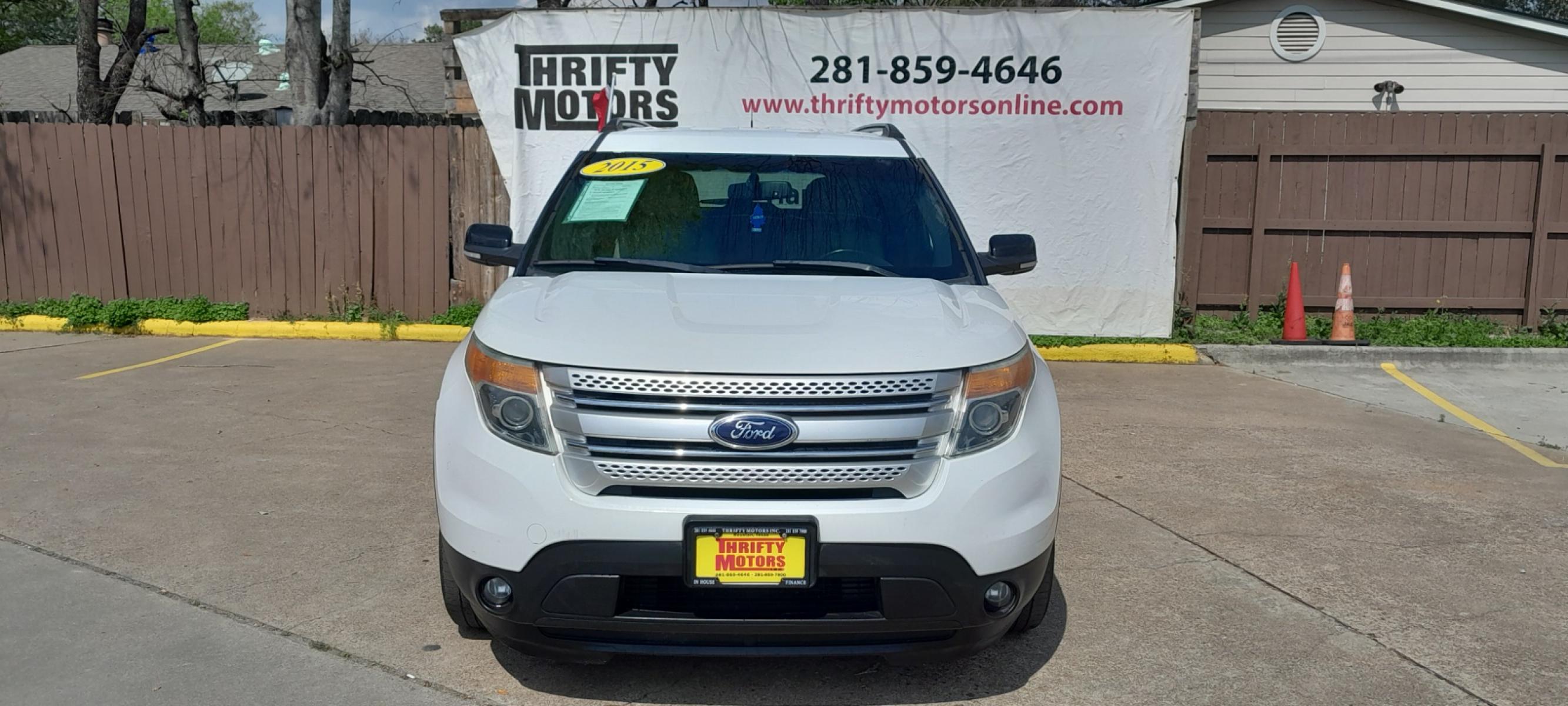 2015 White Ford Explorer XLT FWD (1FM5K7D82FG) with an 3.5L V6 DOHC 24V engine, 6-Speed Automatic transmission, located at 16710 Clay Rd., Houston, TX, 77084, (281) 859-7900, 29.834864, -95.656166 - low down. low payments. - Photo #1