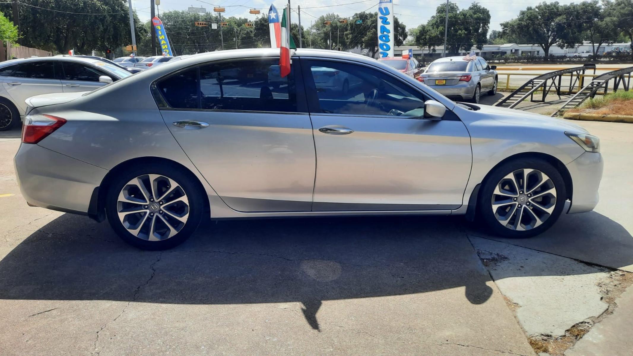 2013 Honda Accord Sport Sedan CVT (1HGCR2F52DA) with an 2.4L L4 DOHC 16V engine, Continuously Variable Transmission transmission, located at 16710 Clay Rd., Houston, TX, 77084, (281) 859-7900, 29.834864, -95.656166 - Photo #9