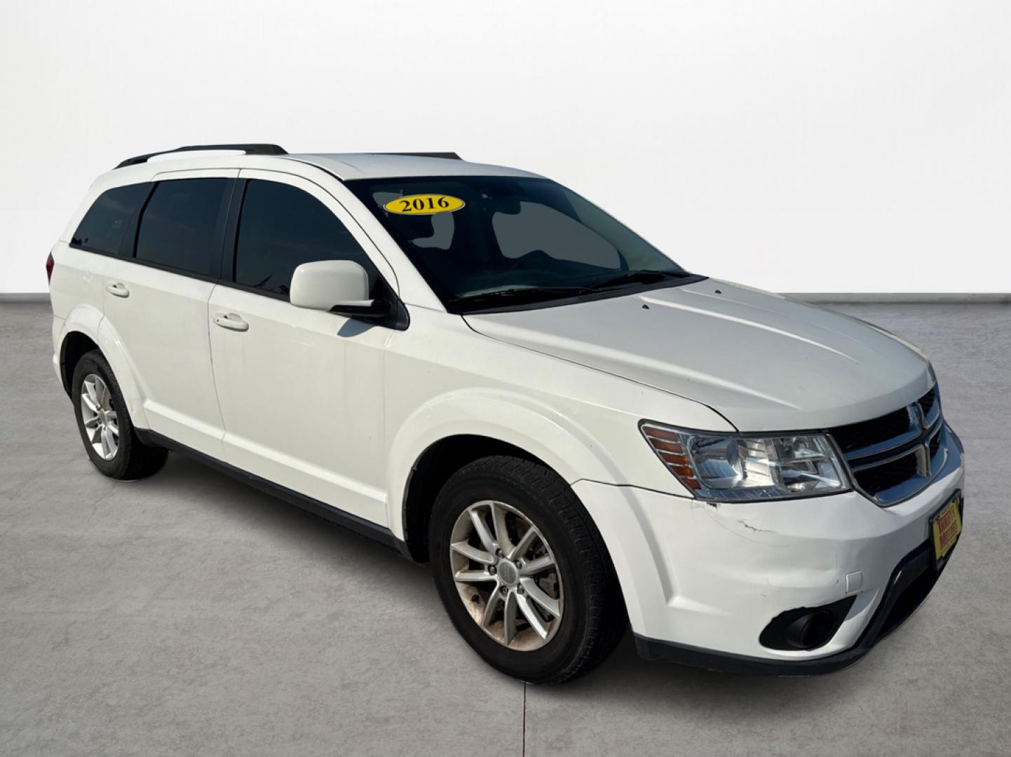 2016 Dodge Journey SXT (3C4PDCBB7GT) with an 2.4L L6 DOHC 16V engine, 4A transmission, located at 16710 Clay Rd., Houston, TX, 77084, (281) 859-7900, 29.834864, -95.656166 - Photo#2
