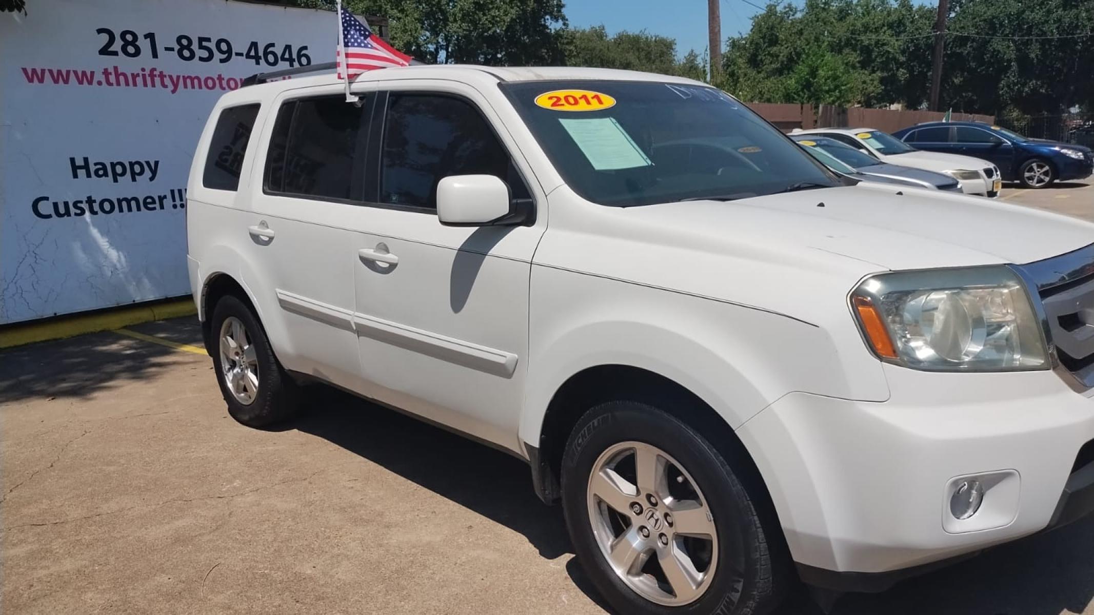 2011 Honda Pilot EX-L 2WD 5-Spd AT (5FNYF3H50BB) with an 3.5L V6 SOHC 24V engine, 5-Speed Automatic transmission, located at 16710 Clay Rd., Houston, TX, 77084, (281) 859-7900, 29.834864, -95.656166 - Photo #6