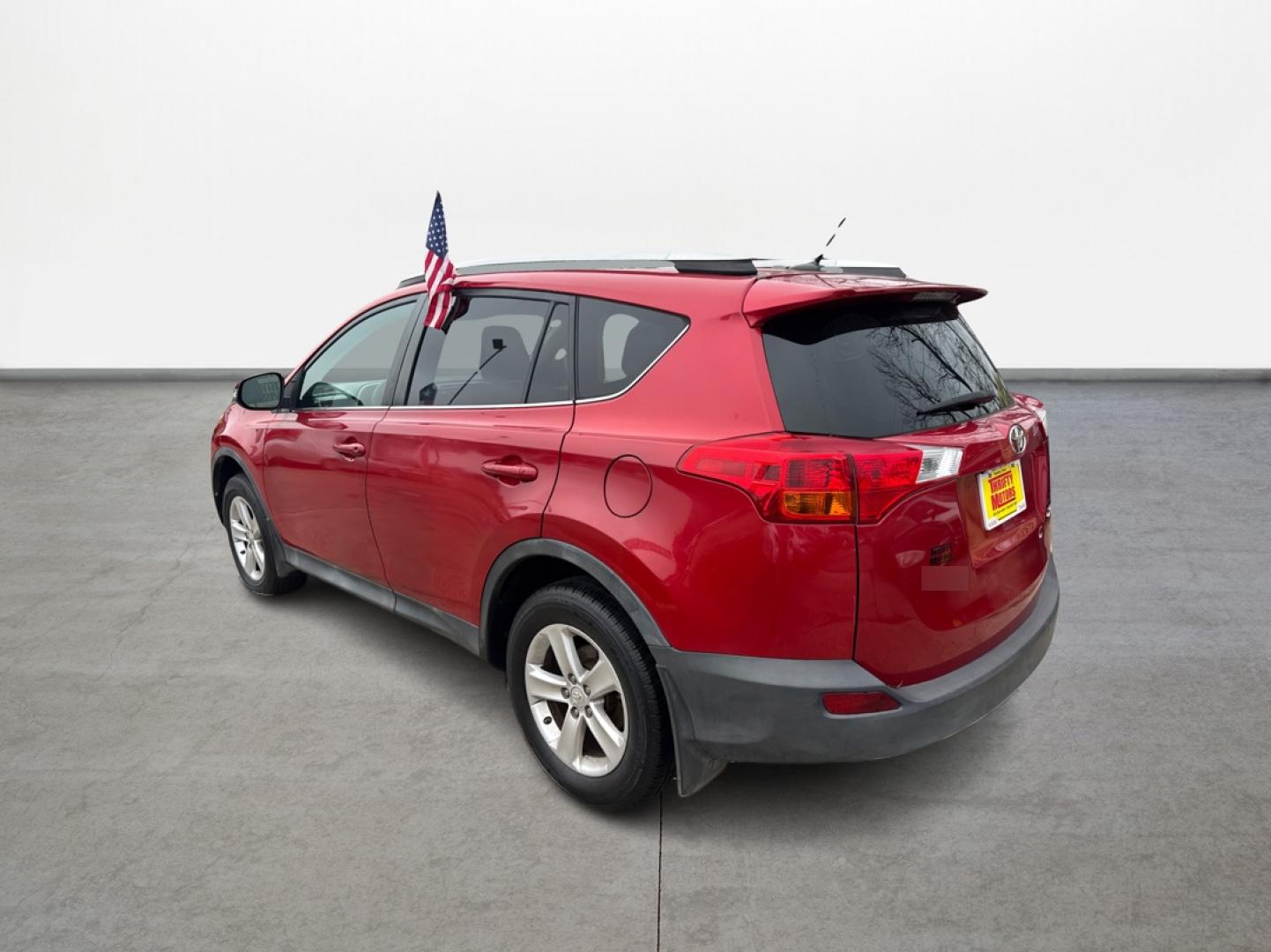 2013 Toyota RAV4 XLE FWD (2T3WFREV3DW) with an 2.5L L4 DOHC 16V engine, 6-Speed Automatic transmission, located at 16710 Clay Rd., Houston, TX, 77084, (281) 859-7900, 29.834864, -95.656166 - Photo#9