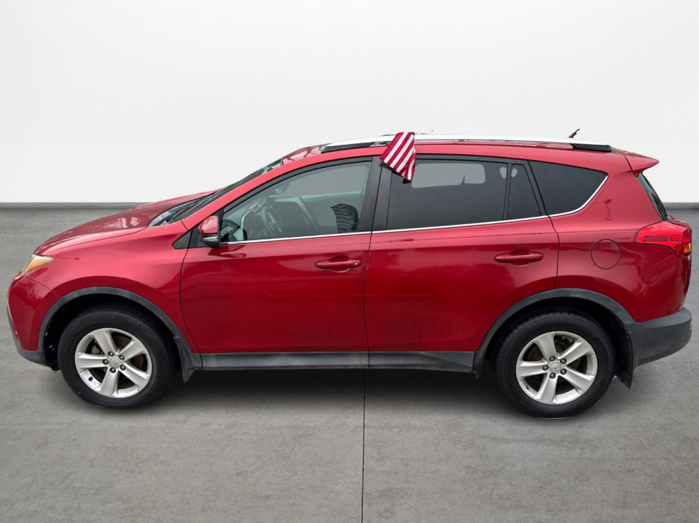 2013 Toyota RAV4 XLE FWD (2T3WFREV3DW) with an 2.5L L4 DOHC 16V engine, 6-Speed Automatic transmission, located at 16710 Clay Rd., Houston, TX, 77084, (281) 859-7900, 29.834864, -95.656166 - Photo#10