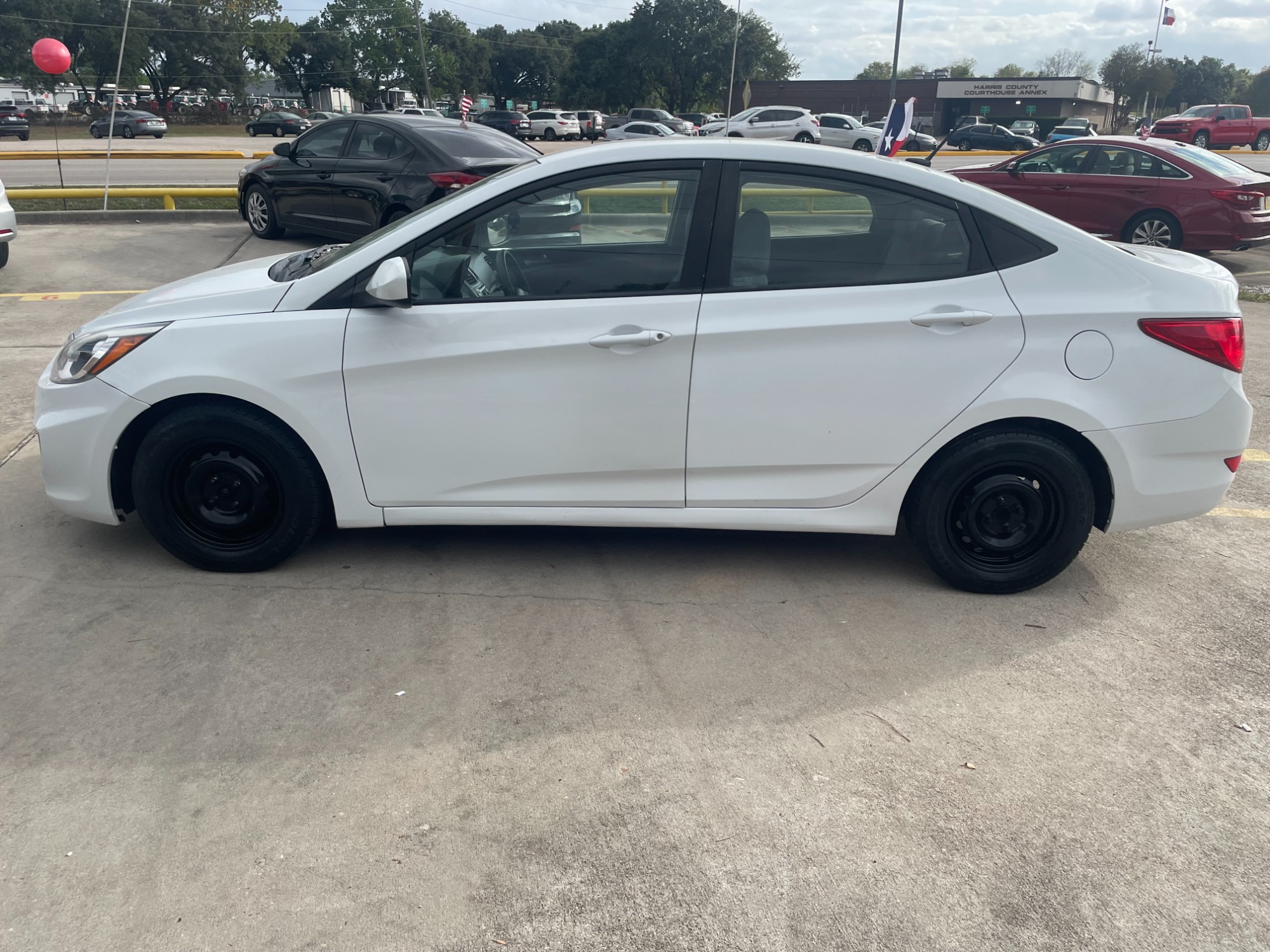 photo of 2017 Hyundai Accent SE 4-Door 6M