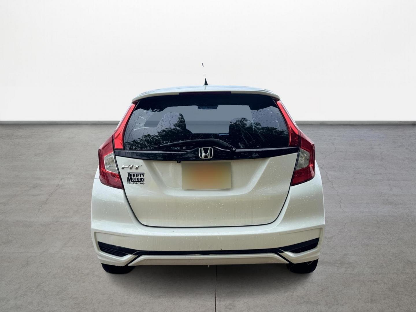 2019 White /Gray Honda Fit LX CVT (3HGGK5H47KM) with an 1.5L L4 SOHC 16V engine, Automatic transmission, located at 16710 Clay Rd., Houston, TX, 77084, (281) 859-7900, 29.834864, -95.656166 - Photo#5