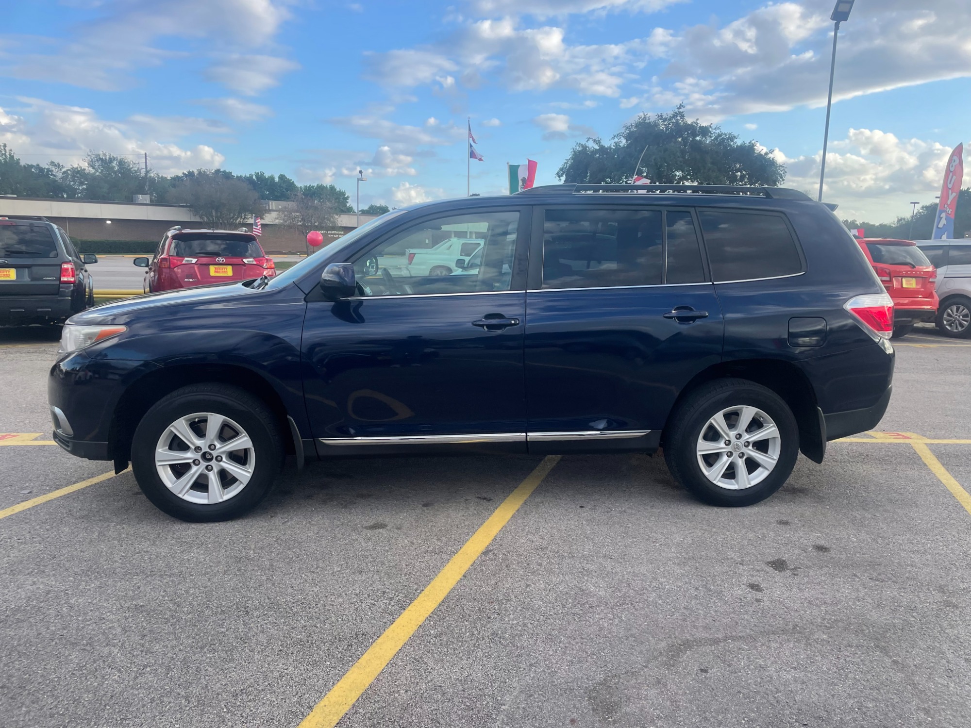 photo of 2012 Toyota Highlander Base 4WD