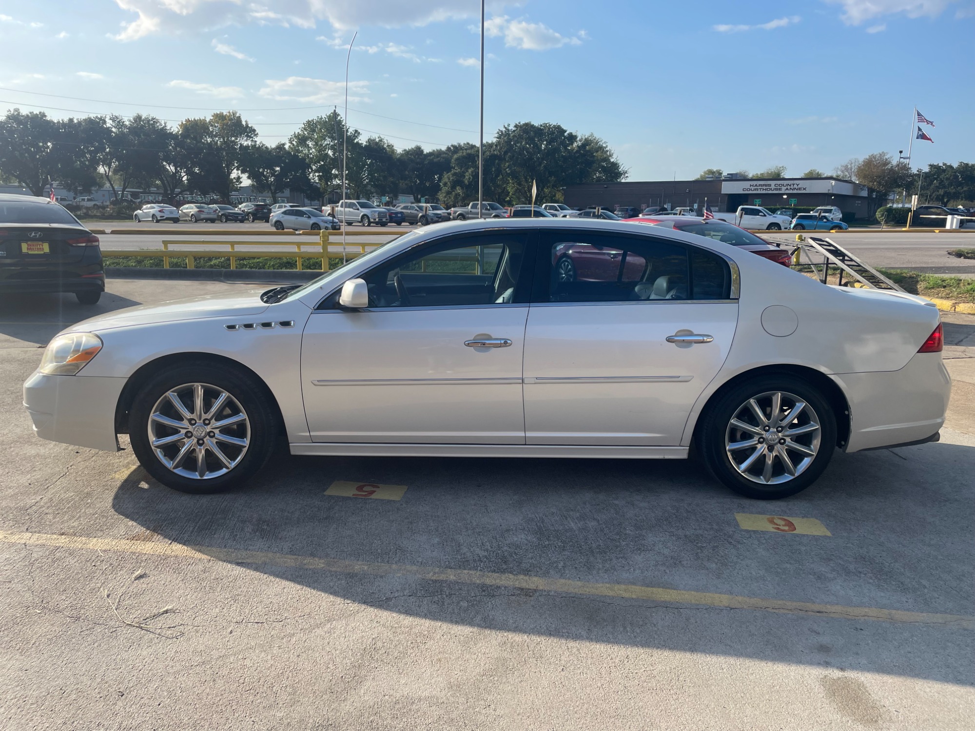 photo of 2011 Buick Lucerne Super