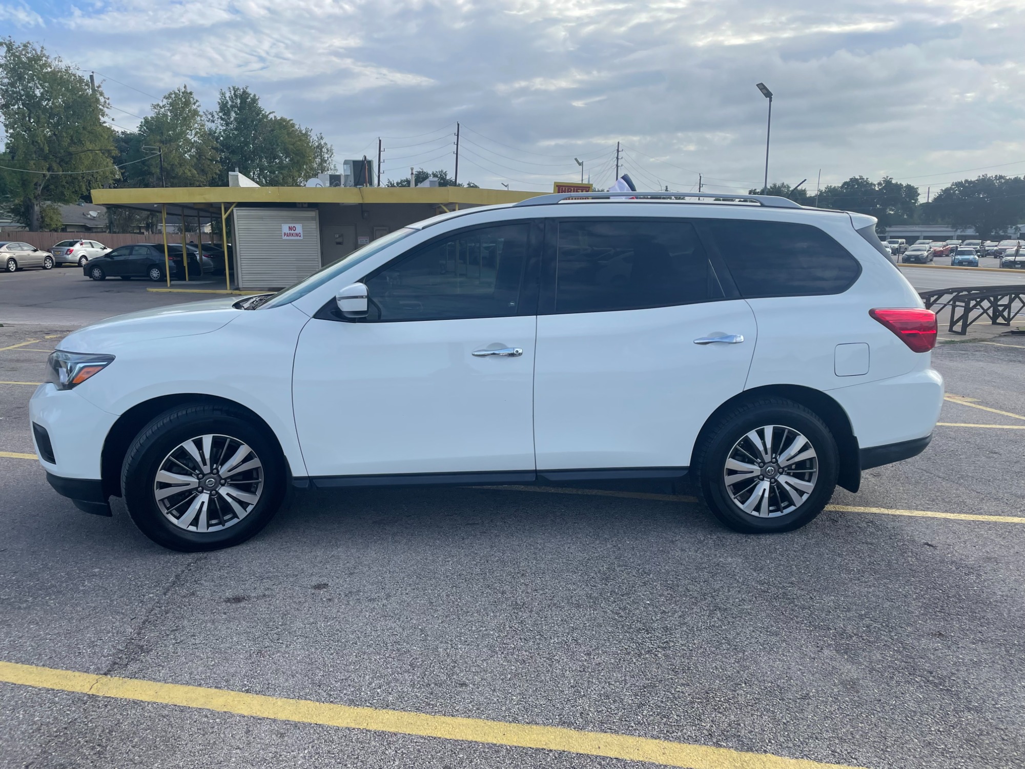 photo of 2018 Nissan Pathfinder