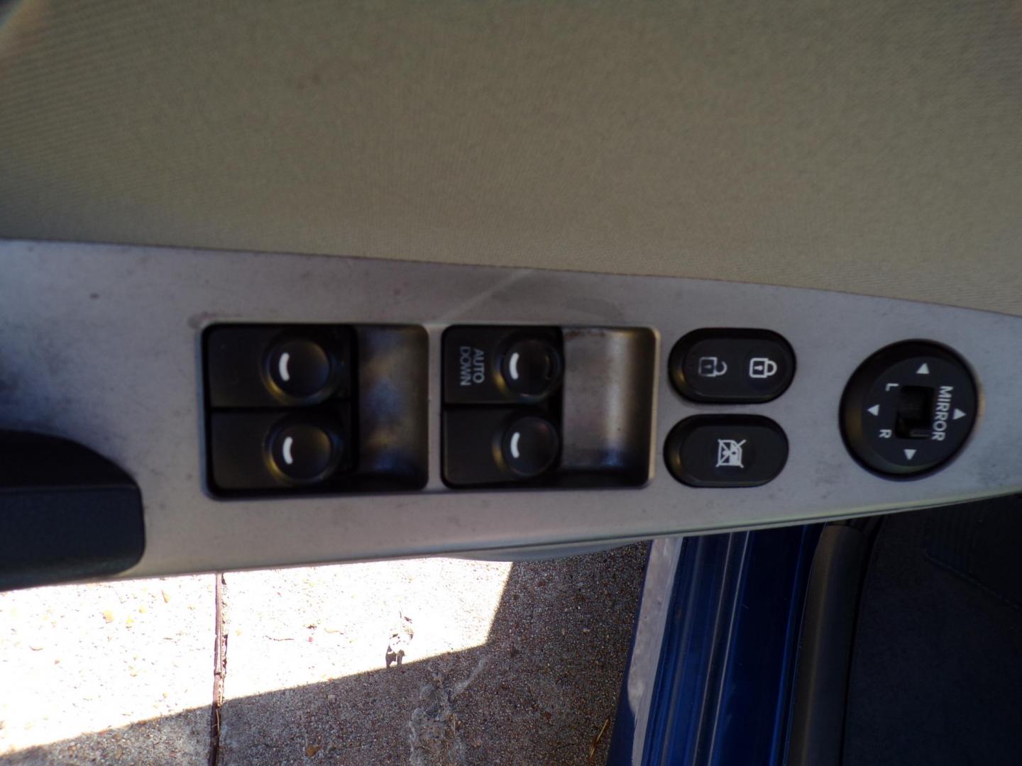 2017 Blue /Gray Hyundai Accent SE 4-Door 6M (KMHCT4AE1HU) with an 1.6L L4 DOHC 16V engine, Automatic 6-Speed transmission, located at 16710 Clay Rd., Houston, TX, 77084, (281) 859-7900, 29.834864, -95.656166 - Photo#12