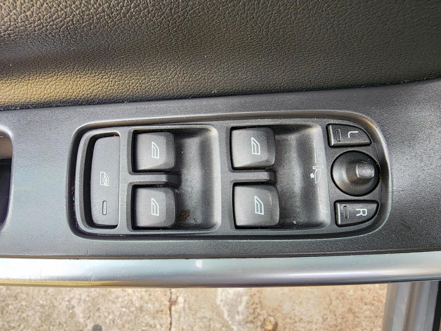 2013 Black /Gray Volvo XC60 (YV4902DZ4D2) , Automatic transmission, located at 16710 Clay Rd., Houston, TX, 77084, (281) 859-7900, 29.834864, -95.656166 - Photo#7