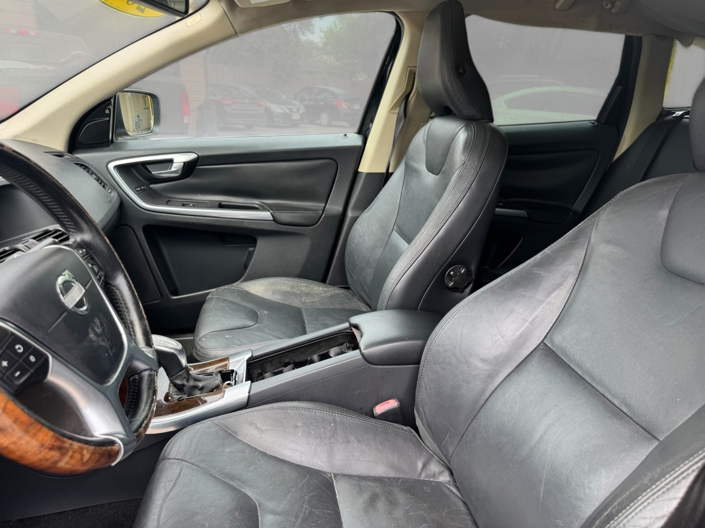 2013 Black /Gray Volvo XC60 (YV4902DZ4D2) , Automatic transmission, located at 16710 Clay Rd., Houston, TX, 77084, (281) 859-7900, 29.834864, -95.656166- Photo#9